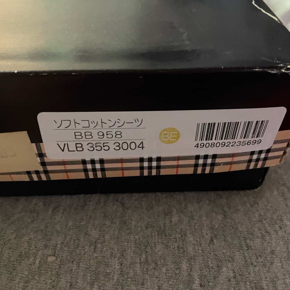 Burberry’S Cream and Brown Embroidered Fabric sheet set!